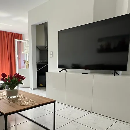 Design-Terrasse-7 Personen-Netflix-Garage-Seenah Radolfzell am Bodensee Exterior photo