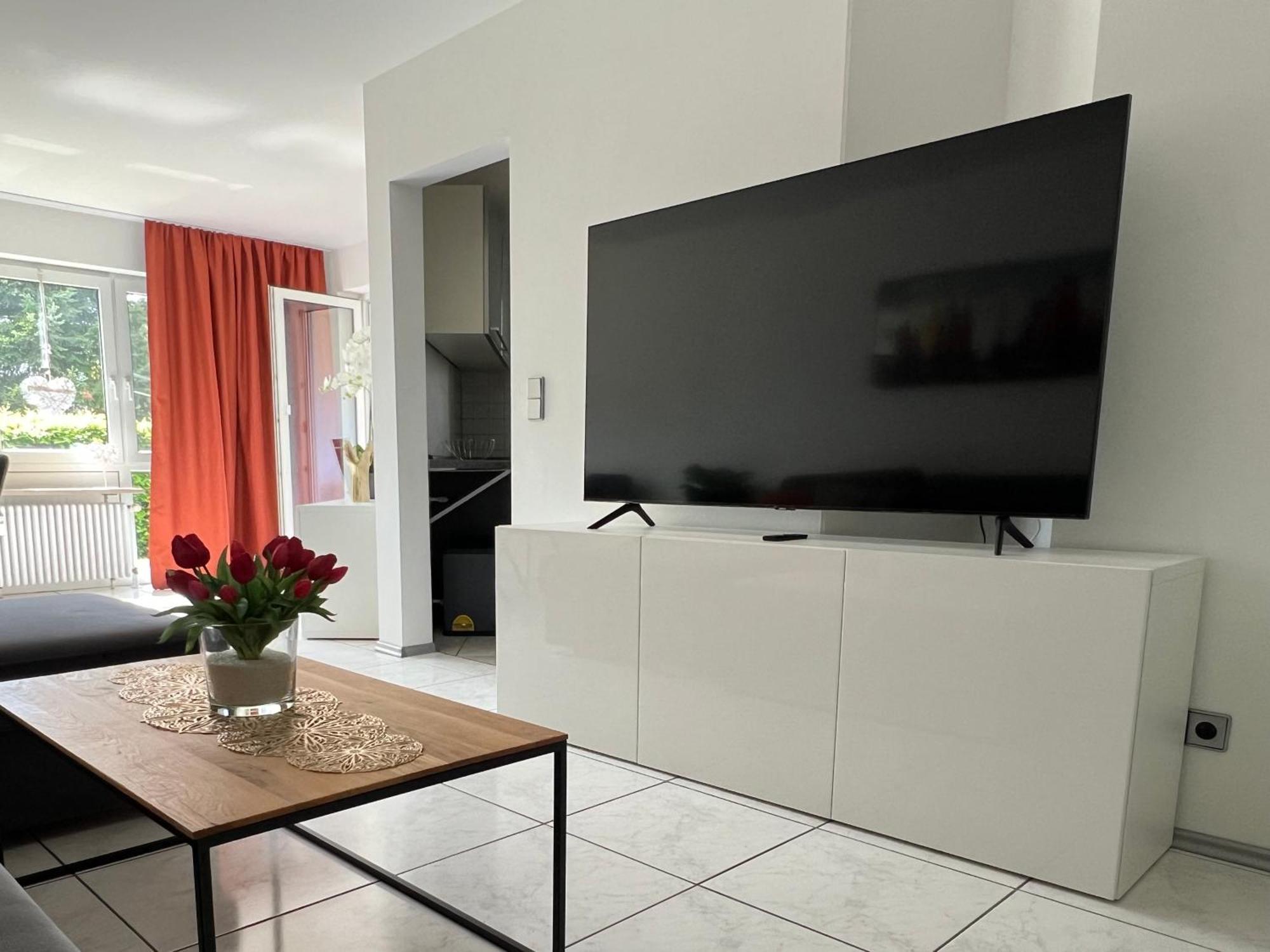 Design-terrasse-7 Personen-netflix-garage-seenah Apartment Radolfzell am Bodensee