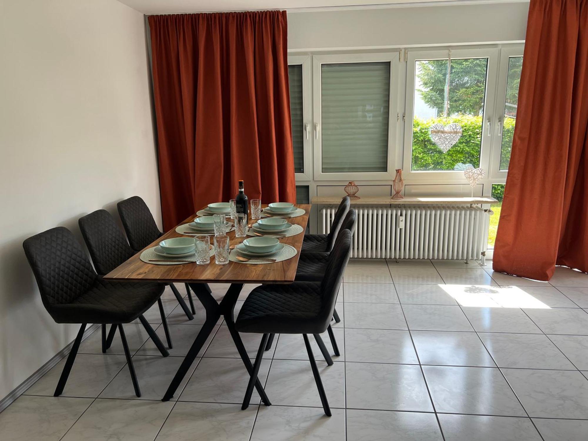 Design-terrasse-7 Personen-netflix-garage-seenah Apartment *