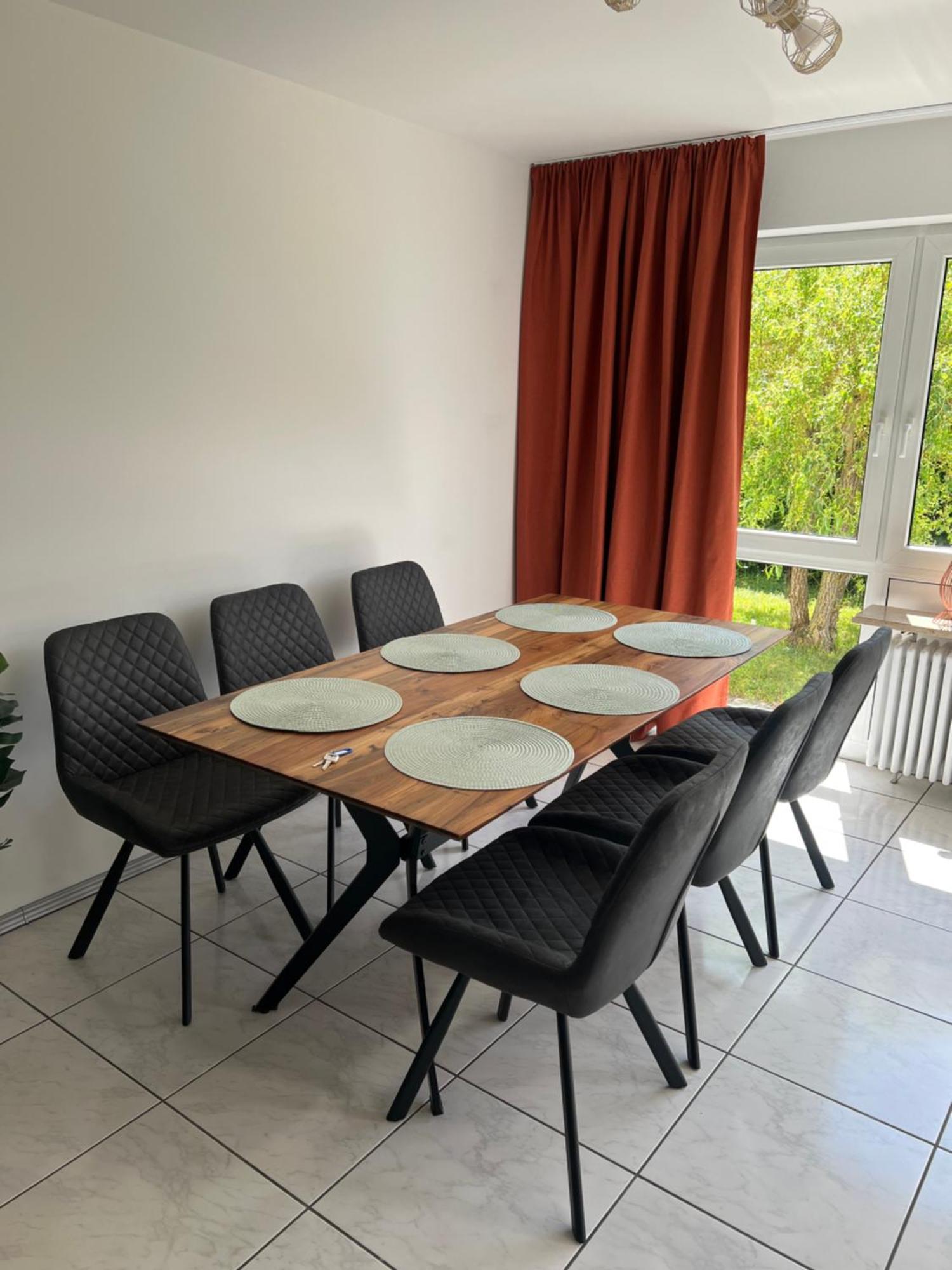 Apartment Design-terrasse-7 Personen-netflix-garage-seenah