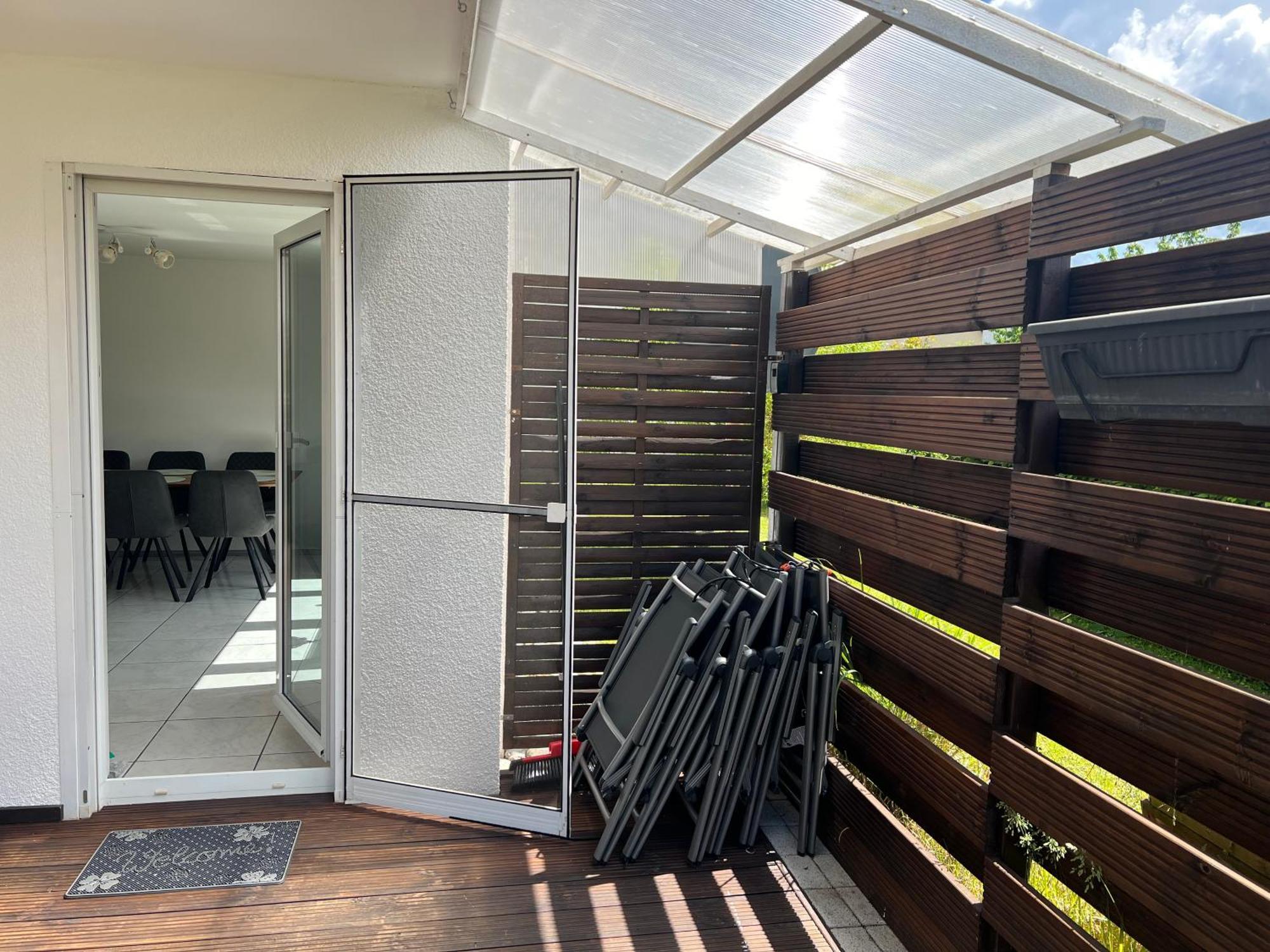 Design-terrasse-7 Personen-netflix-garage-seenah Radolfzell am Bodensee